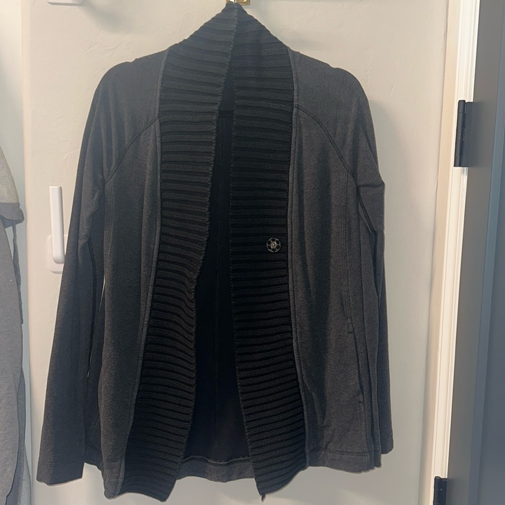 Lululemon gray and black cardigan size 6